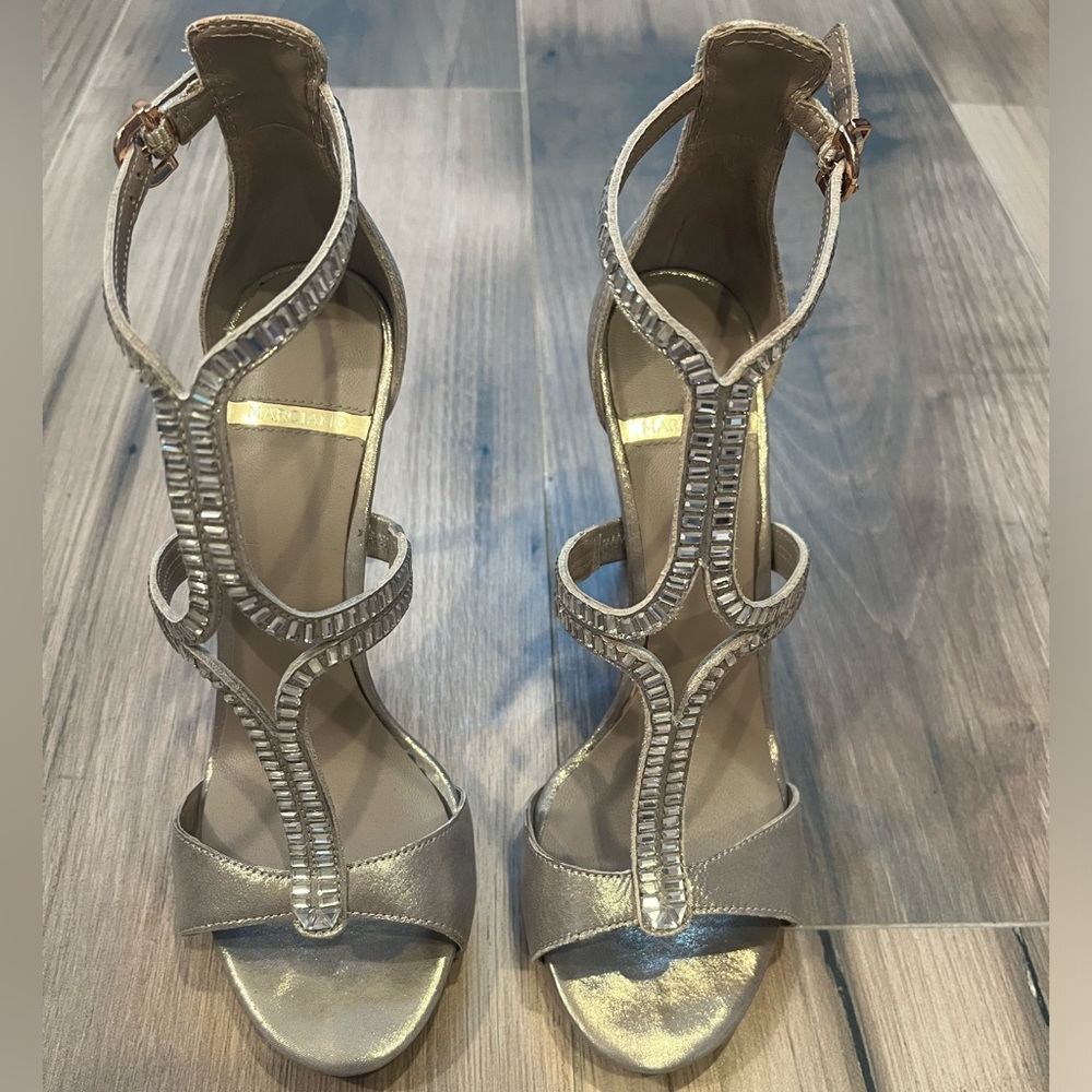 Marciano size 7 sandal.